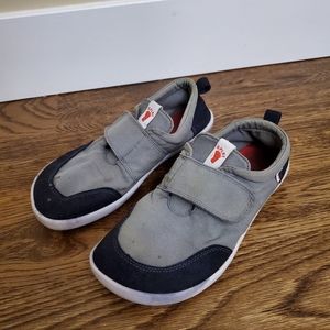 Splay kids size 4 minimalist shoes
